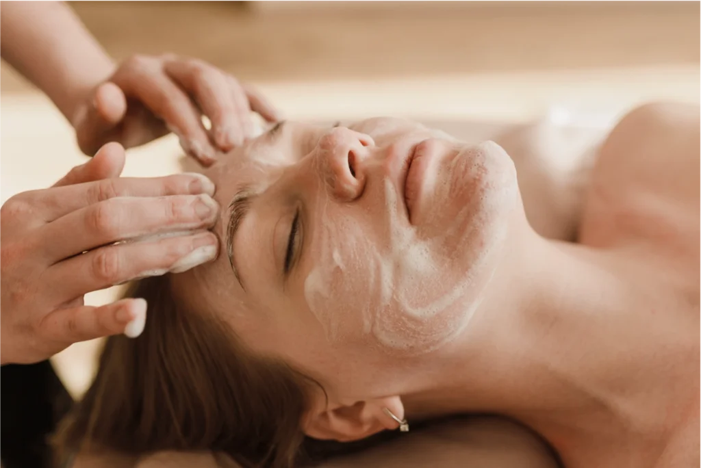 Foaming wash facial at Retreat Spa